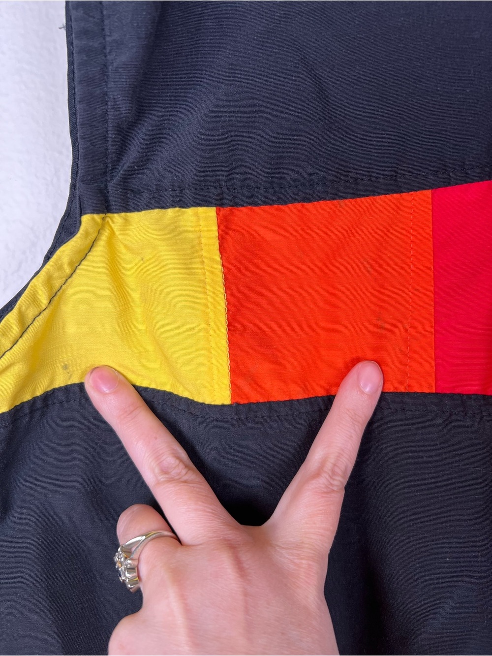 VTG OP Black Hooded Vest with Rainbow Accent Men’s S/M - Picture 6 of 6